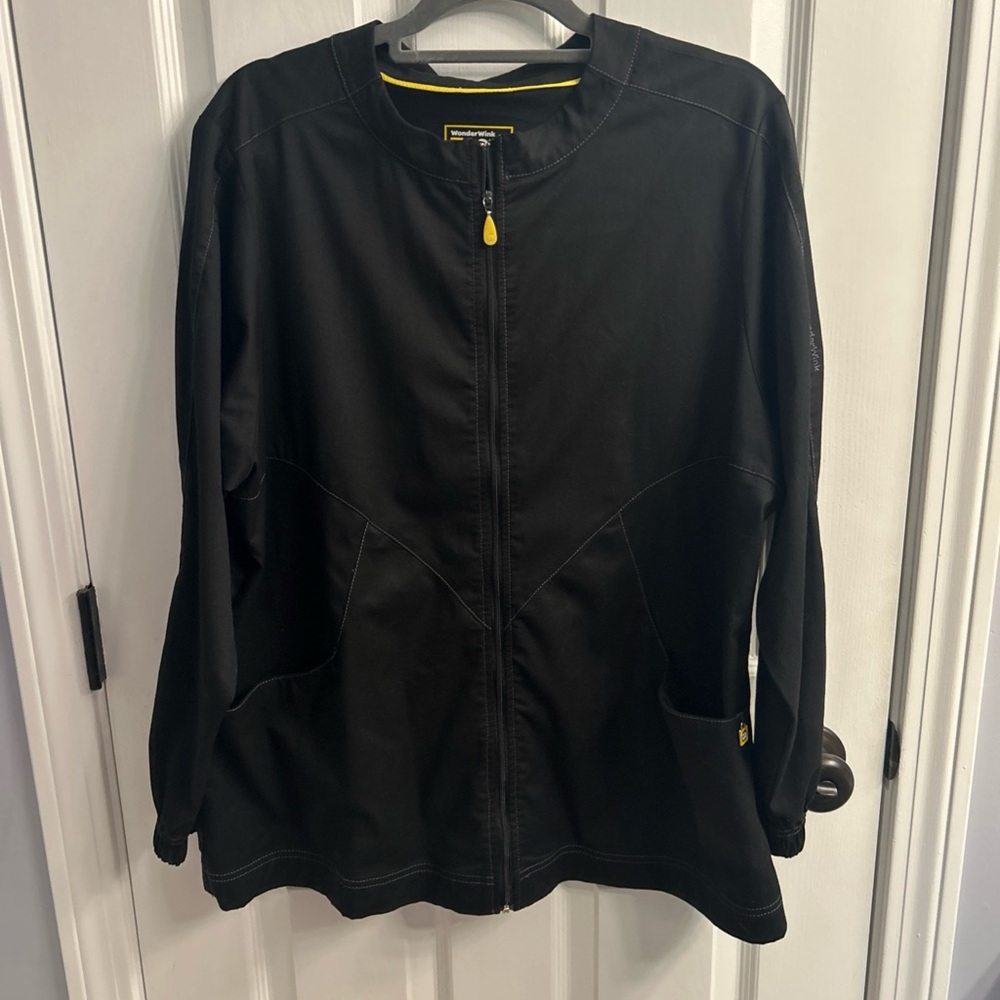WonderWink Next scrub jacket